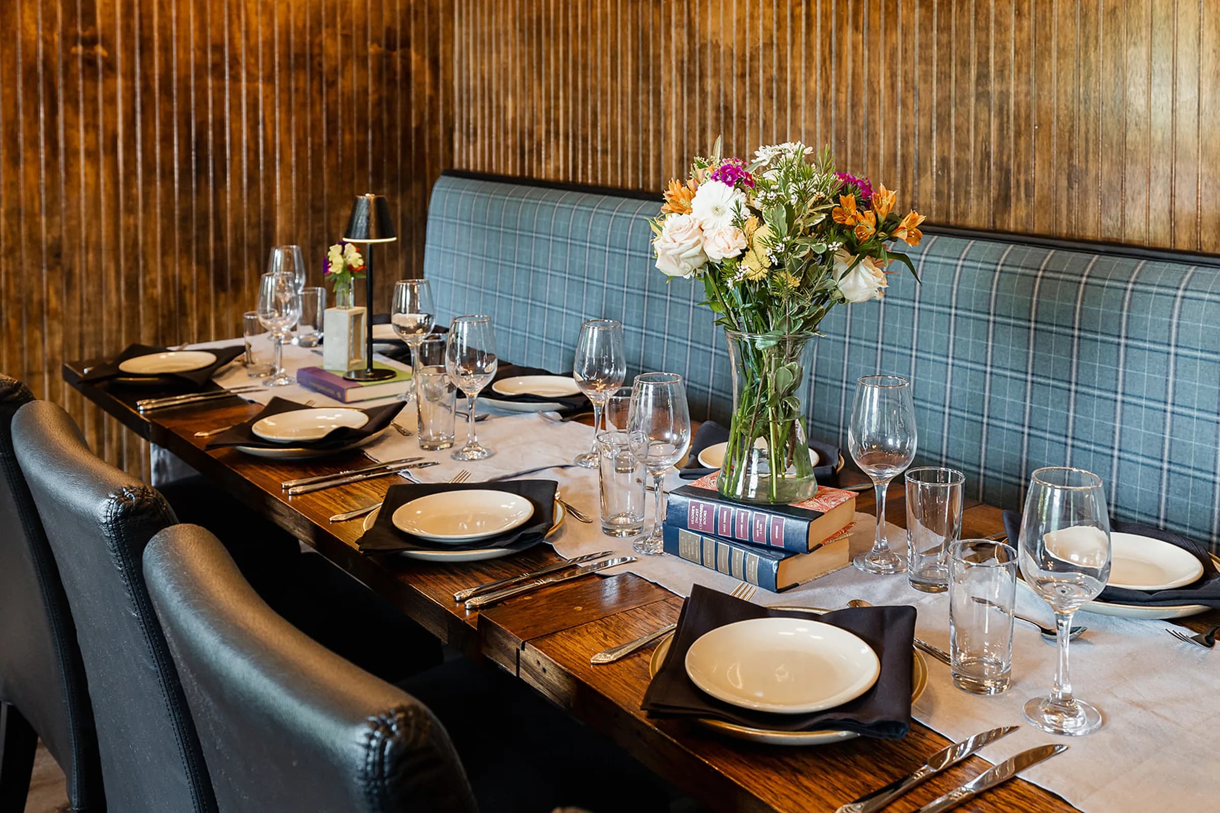 Private dining — floral centerpiece detail
